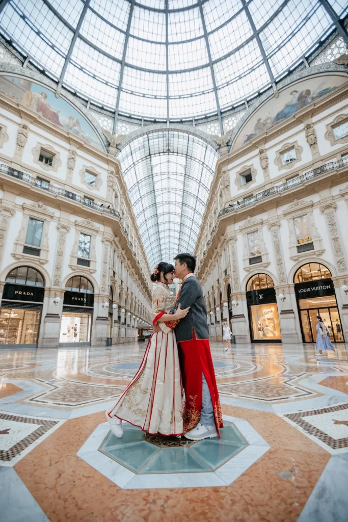 Couple honeymoon session in Milan by professional photographer