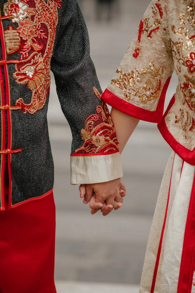 Couple honeymoon session in Milan by professional photographer