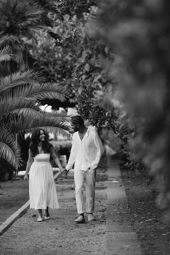 Romantic proposal shoot on Lake Como with videographer