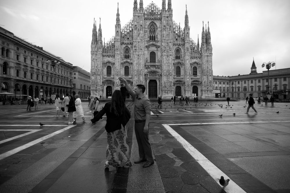 honeymoon couple photos Italy